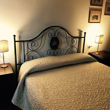 B&B La Dimora Del Capitano Fabriano Eksteriør billede